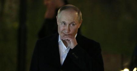 Putin nie może ruszać prawą ręką? Te nagrania dają do myślenia