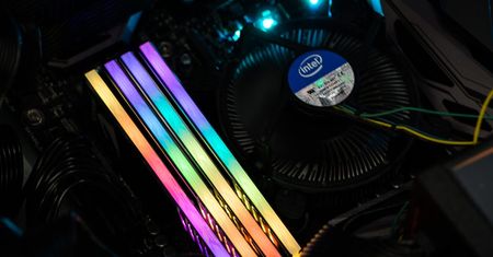 Procesory Intel Coffee Lake i Whiskey Lake pozwolą obsłużyć więcej pamięci RAM