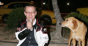 Łągwa znów z barmanką