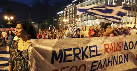 Wizyta Merkel w Grecji. Na ulicach Aten protestują dokerzy, strażacy i studenci