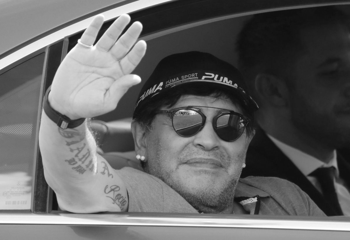 Diego Maradona nie żyje.