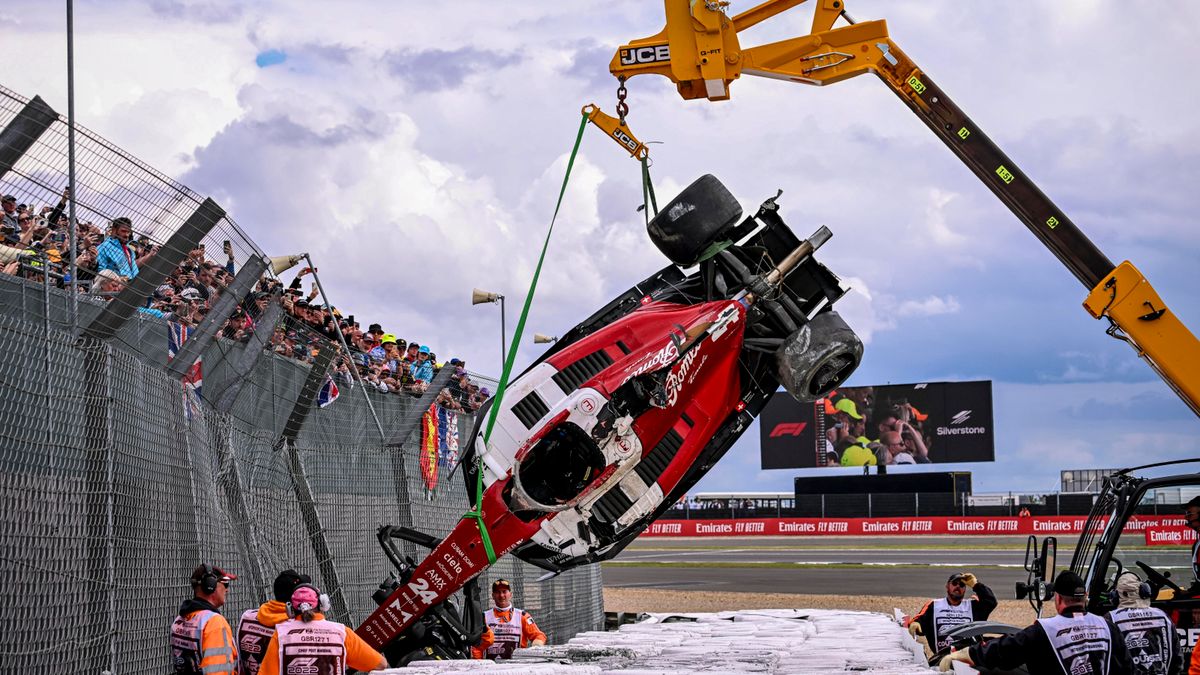 PAP/EPA / Na zdjęciu: wypadek Guanyu Zhou