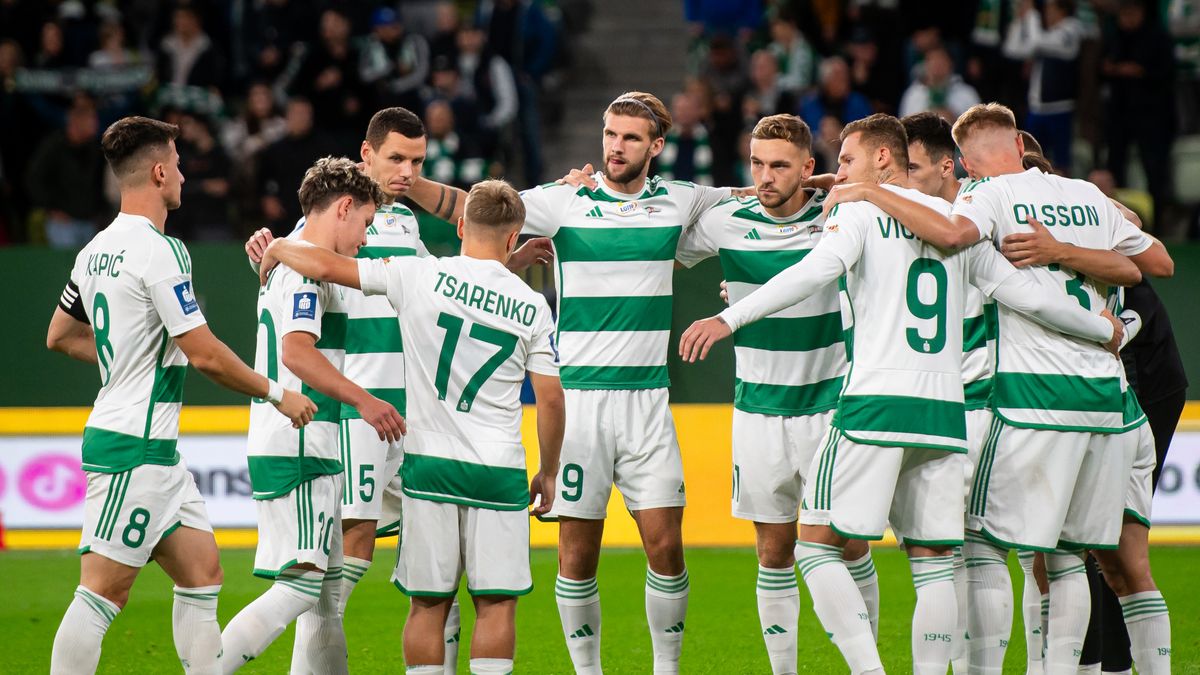 Getty Images / Mateusz Słodkowski / Na zdjęciu: Lechia Gdańsk przystąpi do rundy wiosennej PKO Ekstraklasy