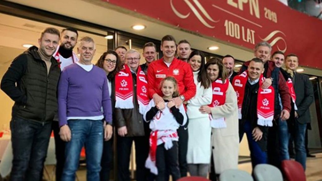 Zdjęcie okładkowe artykułu: Instagram /  / Na zdjęciu: Łukasz Piszczek z rodziną i przyjaciółmi