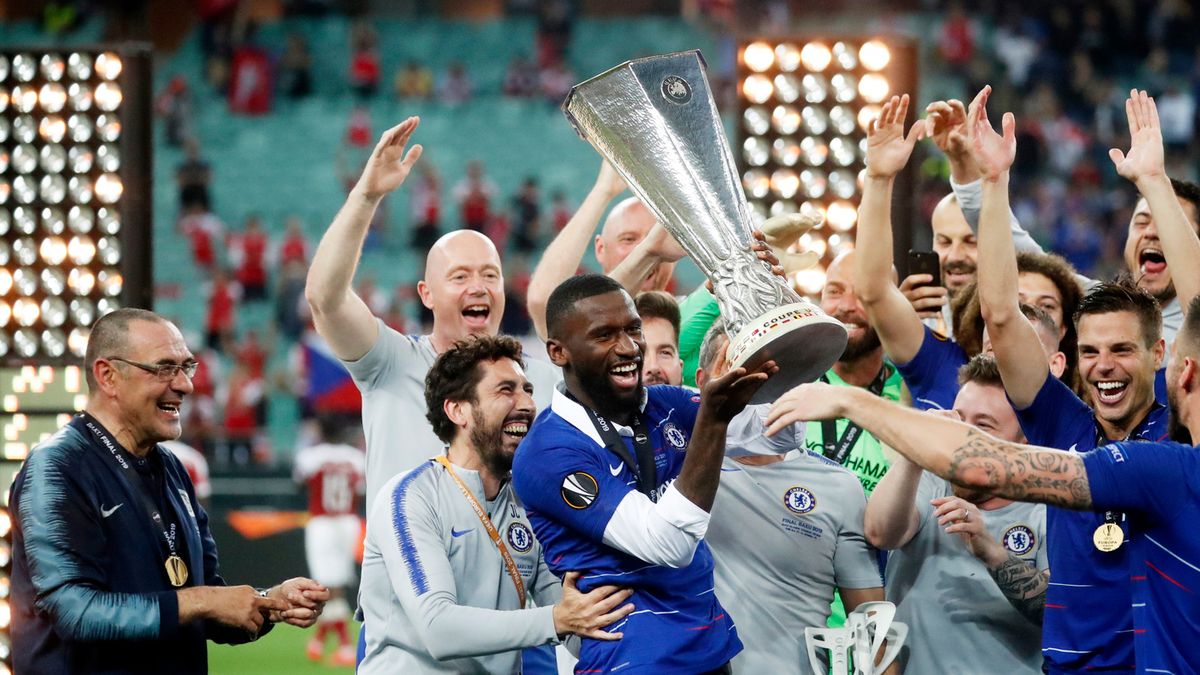 Na zdjęciu radość piłkarzy Chelsea po triumfie w Lidze Europy 2019