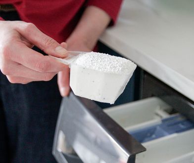 Niemcy zbadali proszki do prania. Zwycięska marka w dyskoncie w Polsce