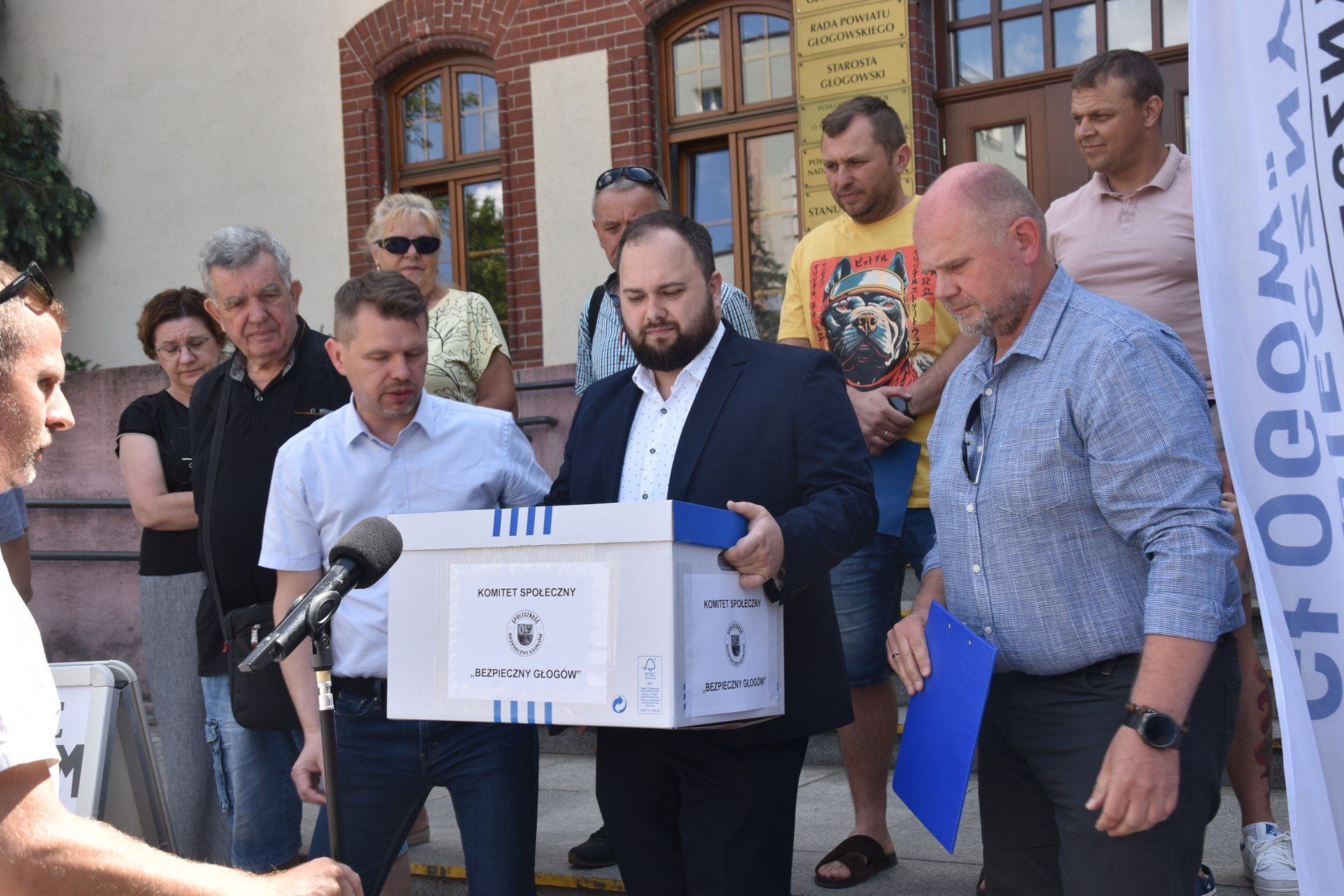 Złożyli wniosek o referendum