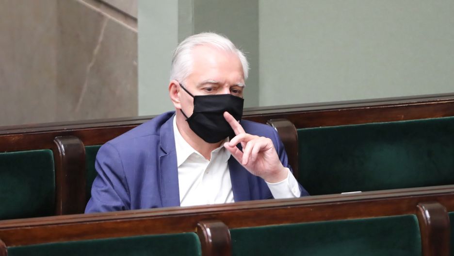 Żółta strefa w całej Polsce. 1 listopada nie odwiedzimy grobów bliskich? Jarosław Gowin: to nie wchodzi w grę