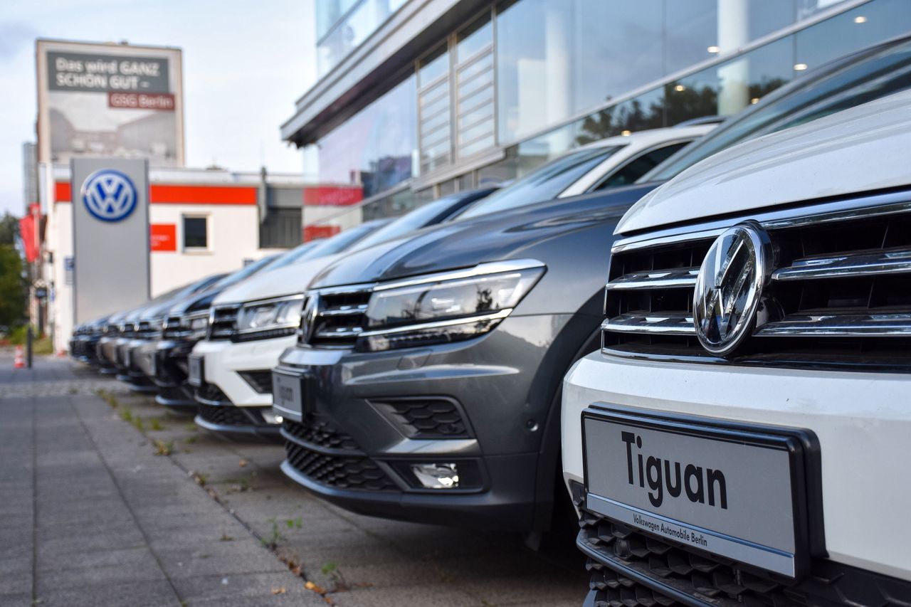 Volkswagen podnosi ceny aut spalinowych w Niemczech. Dealerzy niezadowoleni