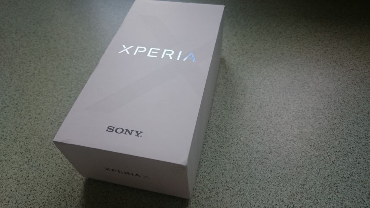 Sony Xperia X wraz z UCH10 Quick Charger — pierwsze wrażenia 