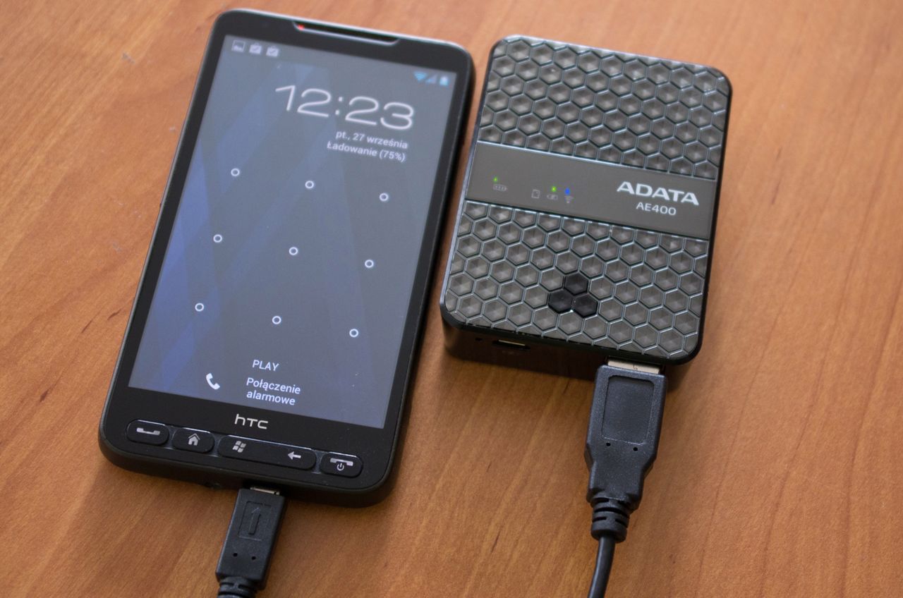 ADATA DashDrive Air AE400 wielozadaniowe akcesorium dla urządzeń mobilnych