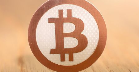 Google ostrzega przed Flashem w wynikach wyszukiwania, wprowadza przelicznik BTC