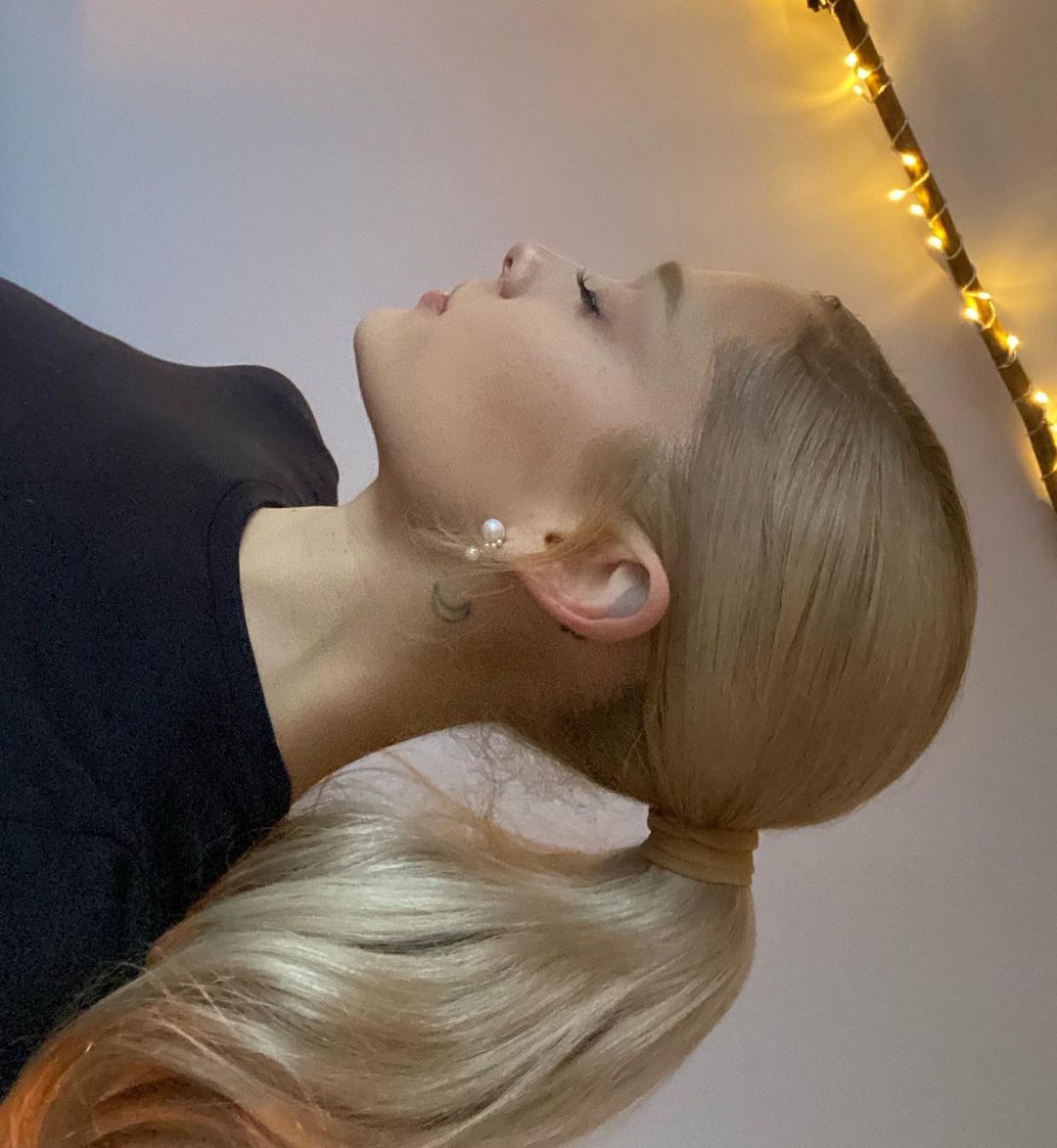 Ariana Grande przefarbowała włosy na blond