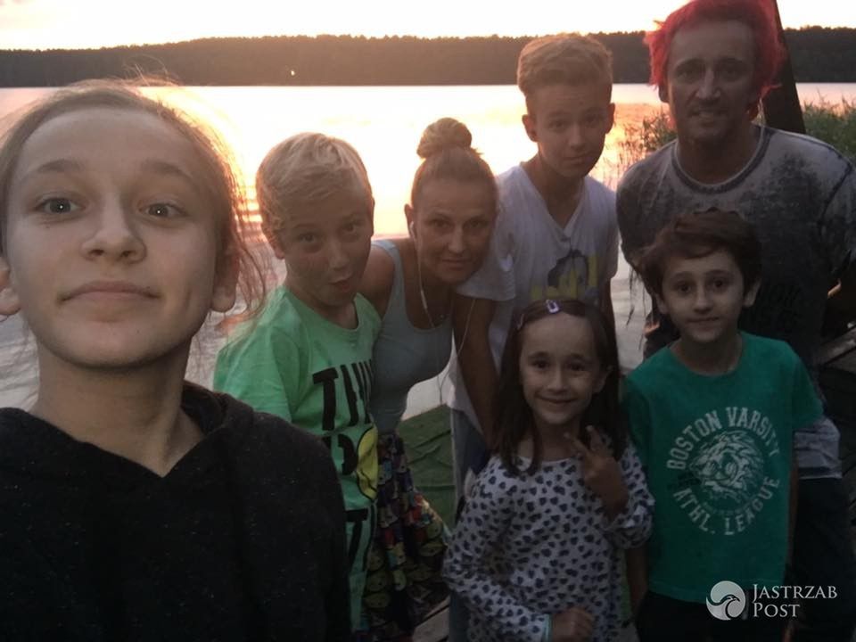 Michał Wiśniewski ze wszystkim swoim dziećmi spędza wakacje na Mazurach