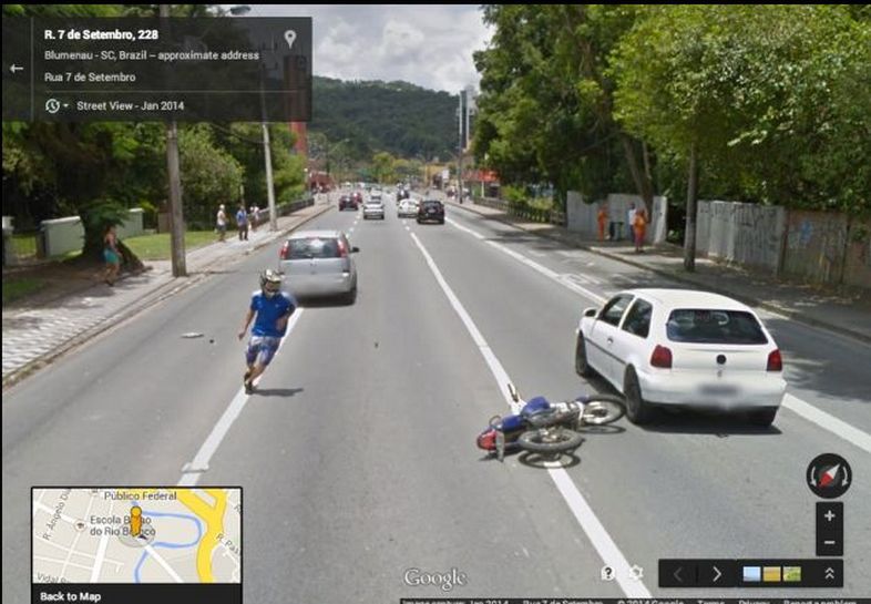 Wypadek motocyklowy na Google Street View 6