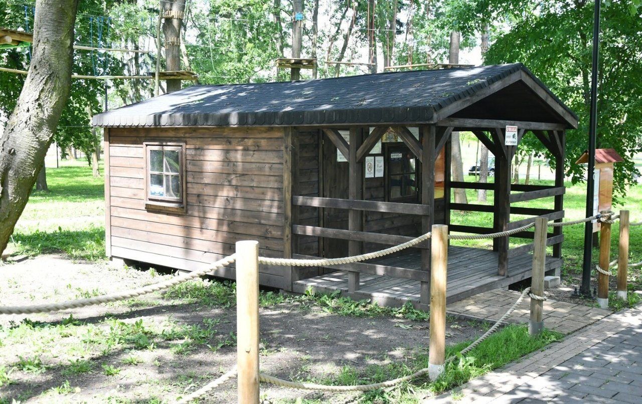 Park linowy &#34;Małpi Gaj&#34; w kilka tygodni po otwarciu. Zdjęcia z czerwca 2022 roku.