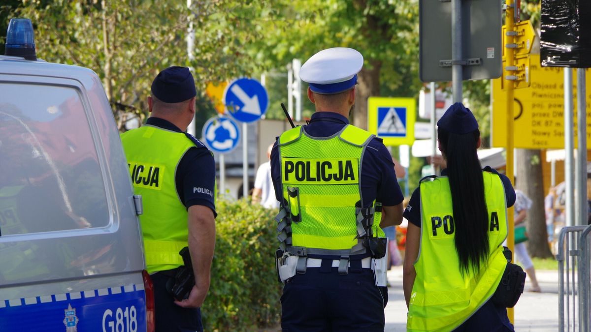 Stock Marek Bazak
PHOTO: ZOFIA I MAREK BAZAK / EAST NEWS N/z patrol policji, radiowoz policyjny, policja
ZOFIA BAZAK