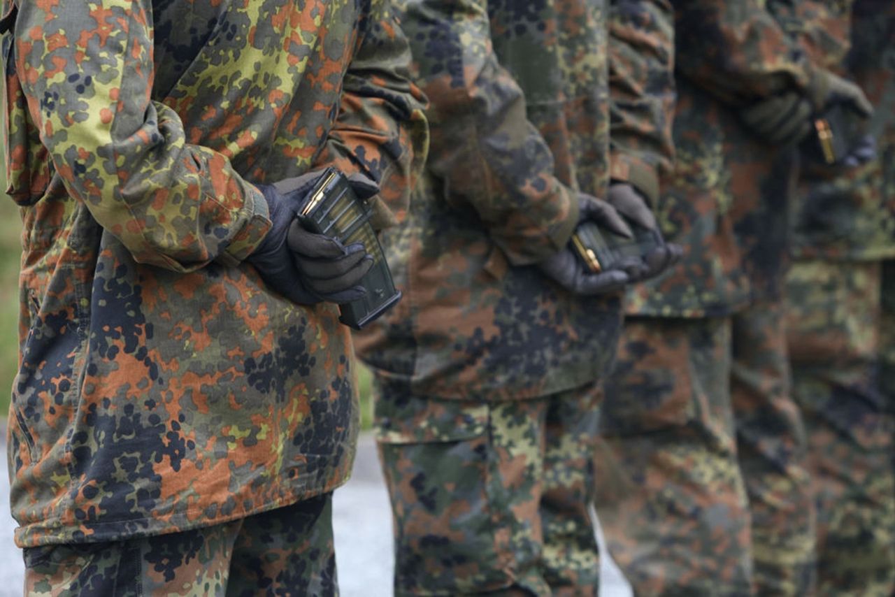 German army tightens ranks, dismisses extremists and racists