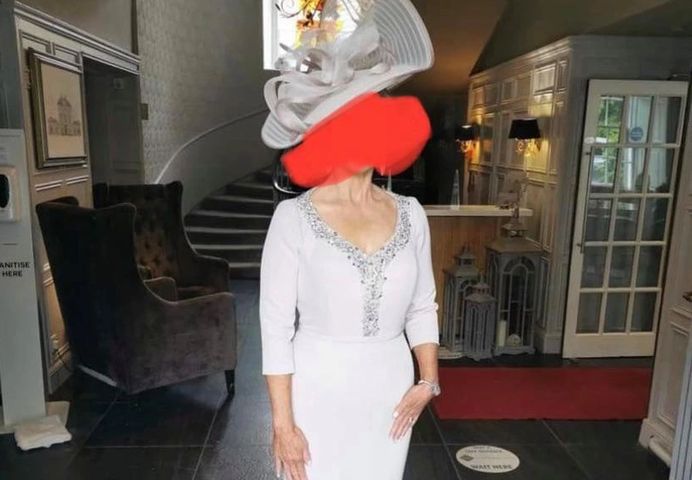Teściowa przyszła na ślub w białej sukni.Twierdziła, że jest szarobrązowa