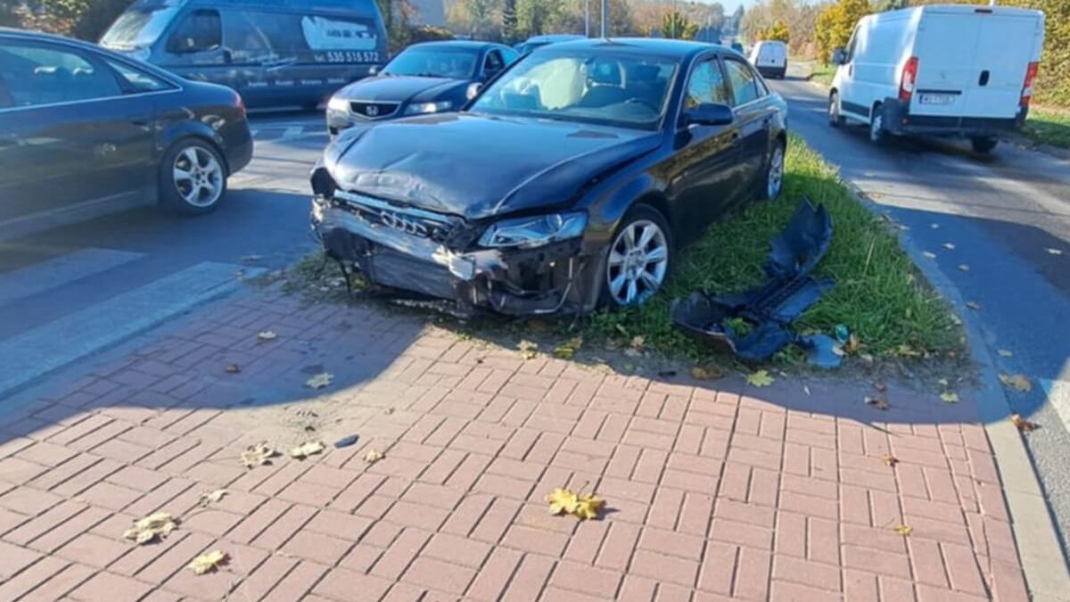 Audi uderzyło w bok seata na ul. Głuskiej