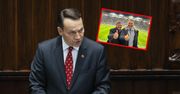 Dyplomacja futbolowa. Sikorski pokazał niemieckiemu politykowi Żyletę