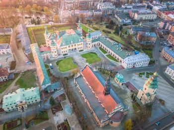 Pogoda w Kielcach. Prognoza na sobotę 16 maja. Chłodno, przelotne opady i wzrost ciśnienia