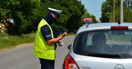 Oleśnica. Kierowcy proszą, policjanci odmawiają. Nie chcą wykonywać testów trzeźwości