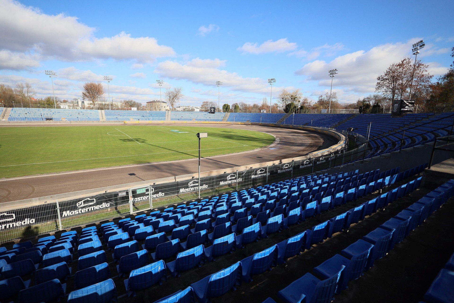 Ruszyła przebudowa stadionu żużlowego przy Zygmuntowskich. Na pierwszy ogień poszły toalety.