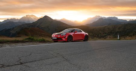 Test: Alpine A110 R Turini po alpejskich szczytach i przełęczach – czas pożegnań