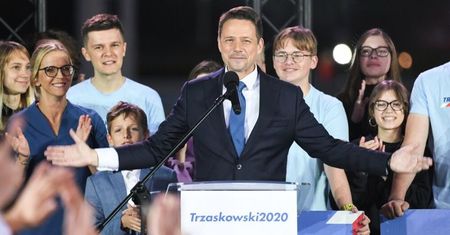Rafał Trzaskowski dziękuje wyborcom: "Prawie 10 milionów głosów. Jeszcze będzie przepięknie!"