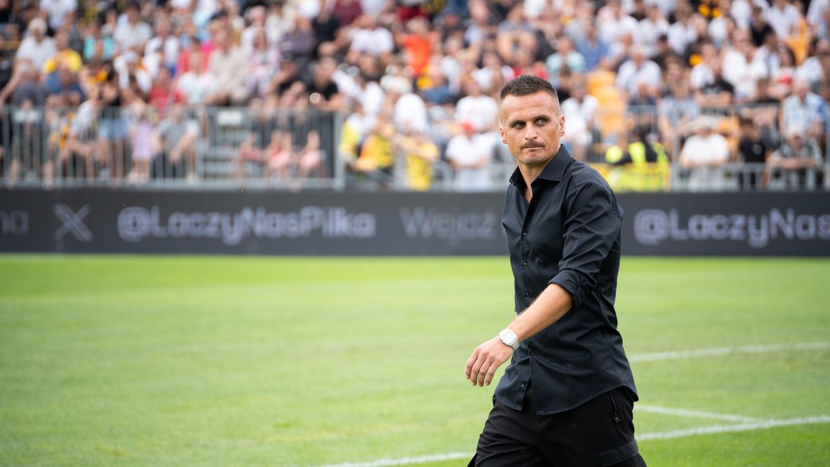 Coach Slawomir Peszko is preparing before the game between Wieczysta Krakow and Hutnik Krakow in Krakow, Poland, on August 17, 2024. (Photo by Marcin Golba/NurPhoto via Getty Images)