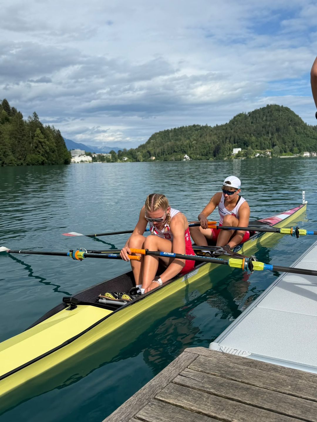 Zawodniczki na jeziorze Bled 