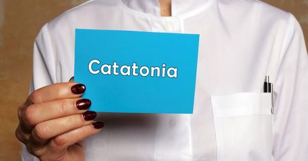 Katatonia – przyczyny, objawy, diagnostyka i leczenie