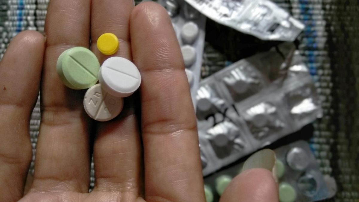 Popijasz tym leki? 6 napojów, których nie wolno łączyć z lekami