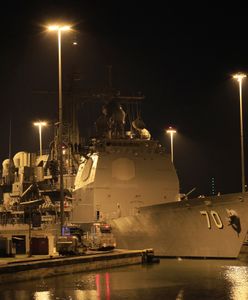 Iskrzy na linii USA-Wenezuela. USS Lake Erie w akcji