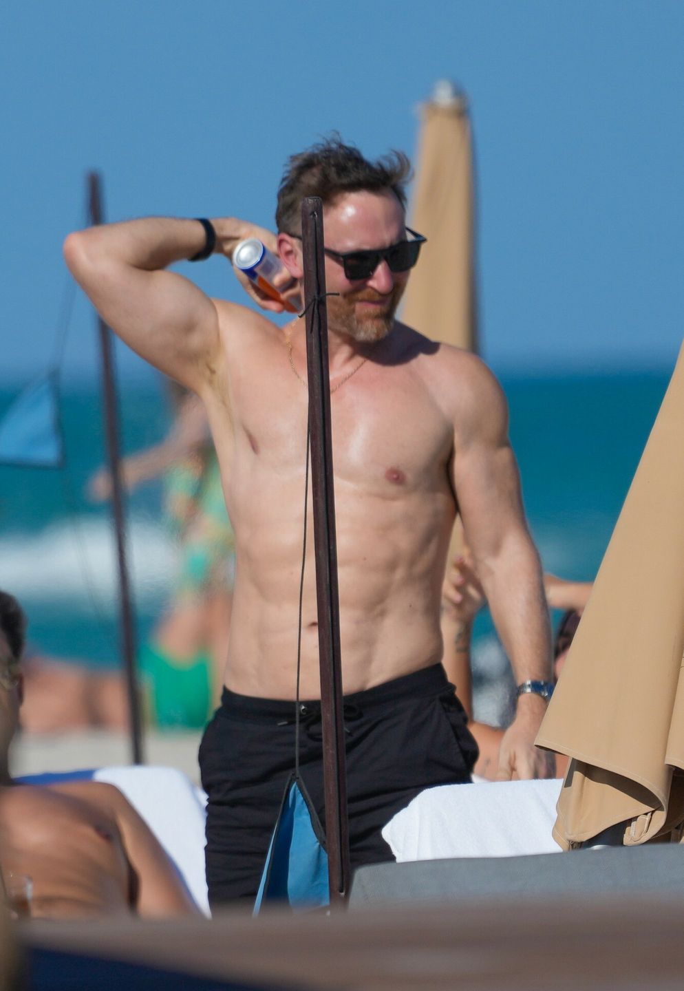 David Guetta, Jessica Ledon i Elettra Lamborghini na plaży