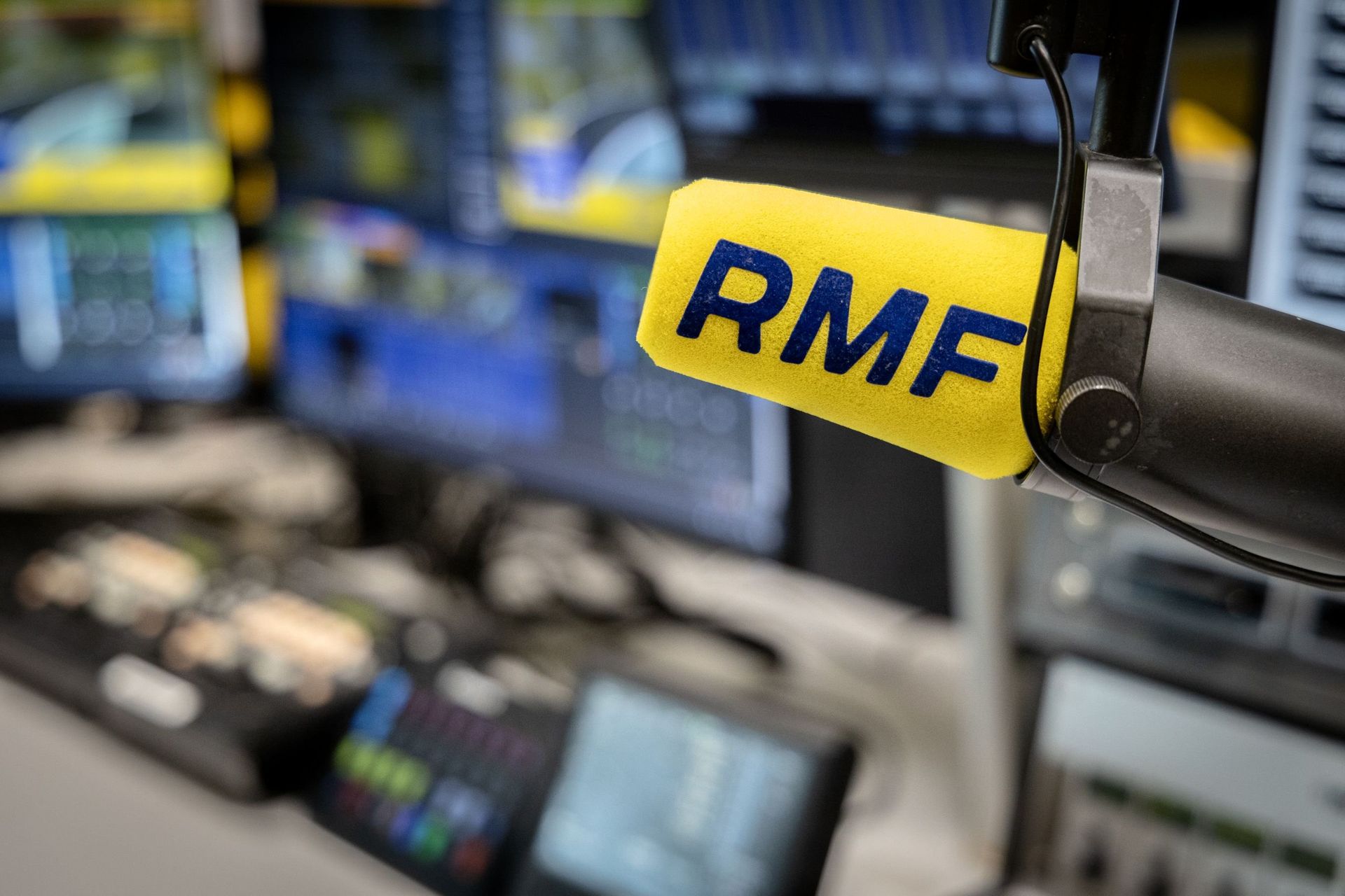 Lato w RMF FM: wakacyjne pasma, podcasty i akcje ze słuchaczami