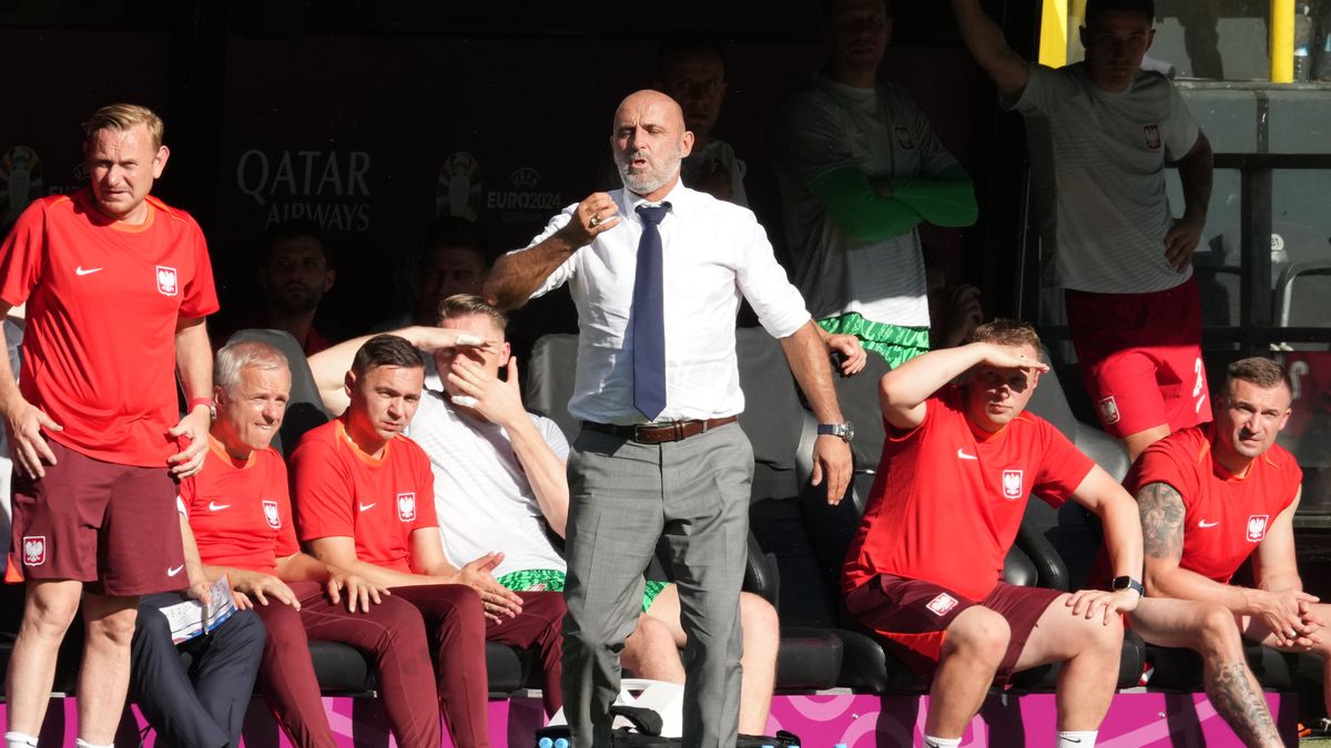 DORTMUND, GERMANY - JUNE 25: Poland head coach Michał Probierz looks on during the UEFA EURO 2024 group stage match between France and Poland at Football Stadium Dortmund on June 25, 2024 in Dortmund, Germany. (Photo by Etsuo Hara/Getty Images)