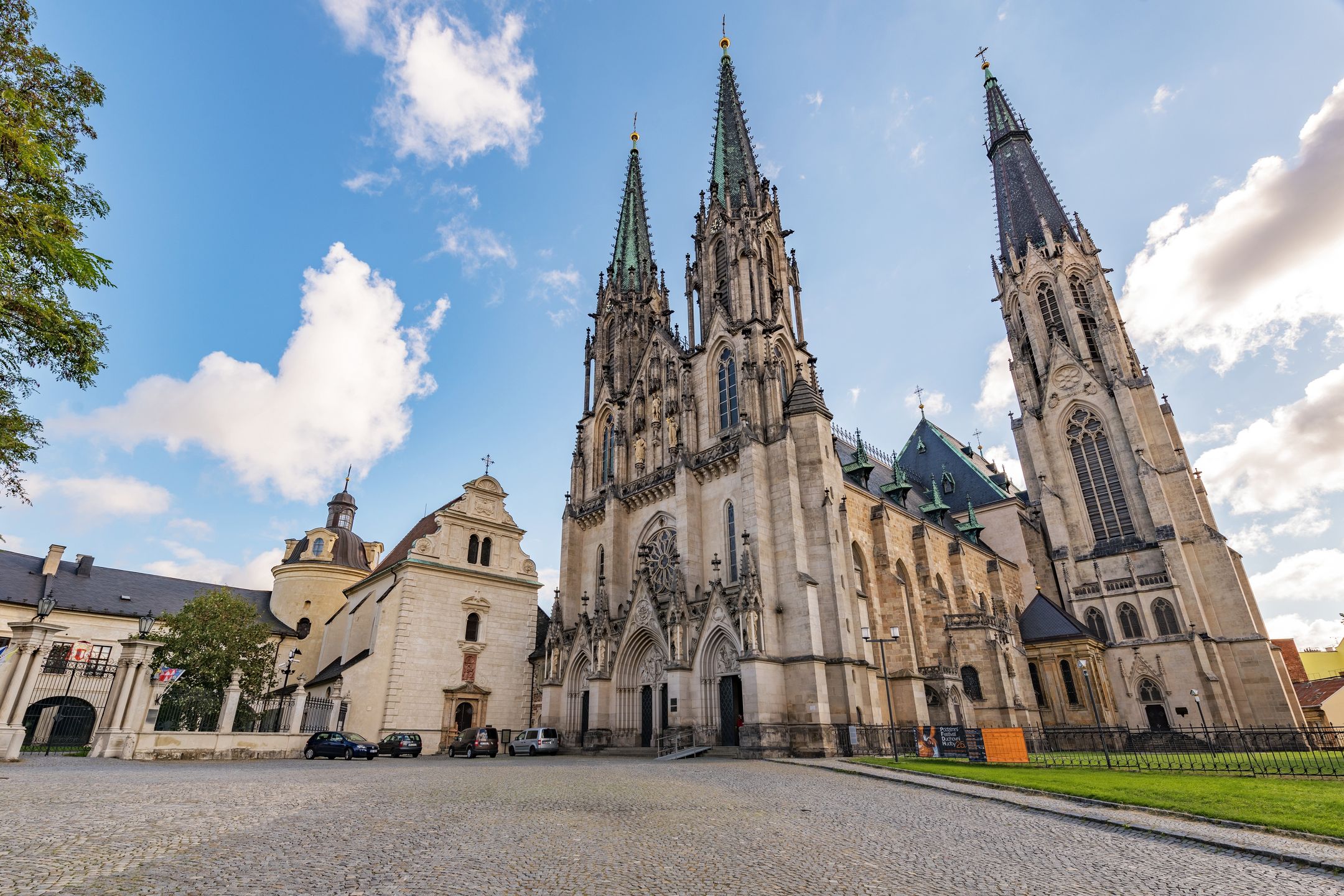 Katedra św. Wacława robi z bliska ogromne wrażenie