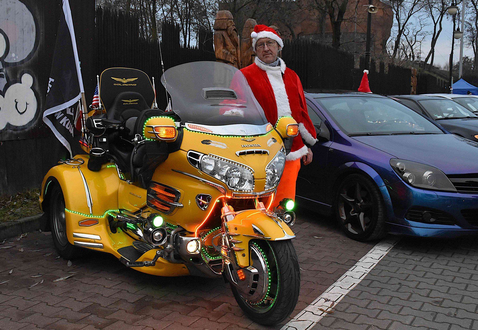 Mikołajowy Zlot Motoryzacyjny 2025 w Kruszwicy