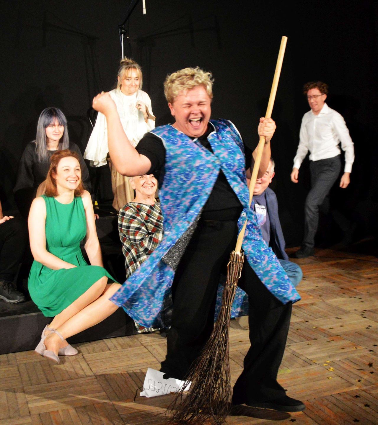 Fragment Koncertu Laureatów 52 Konkursu Recytatorskiego imienia Leopolda Staffa w Skarżysku - Kamiennej. Na pierwszym planie Anna Zaczek z Suchedniowa.