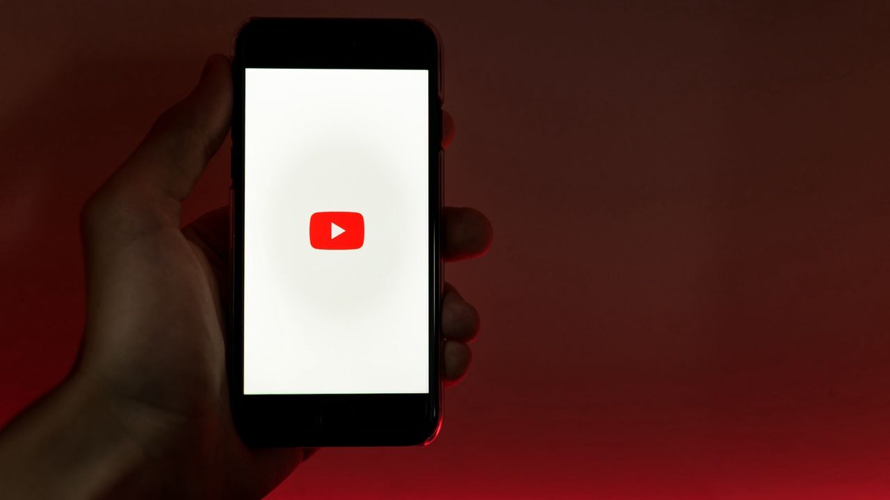 Logo YouTube'a na telefonie