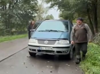 Nagranie hitem sieci. Mieszkaniec Podlasia spotkał Anglika