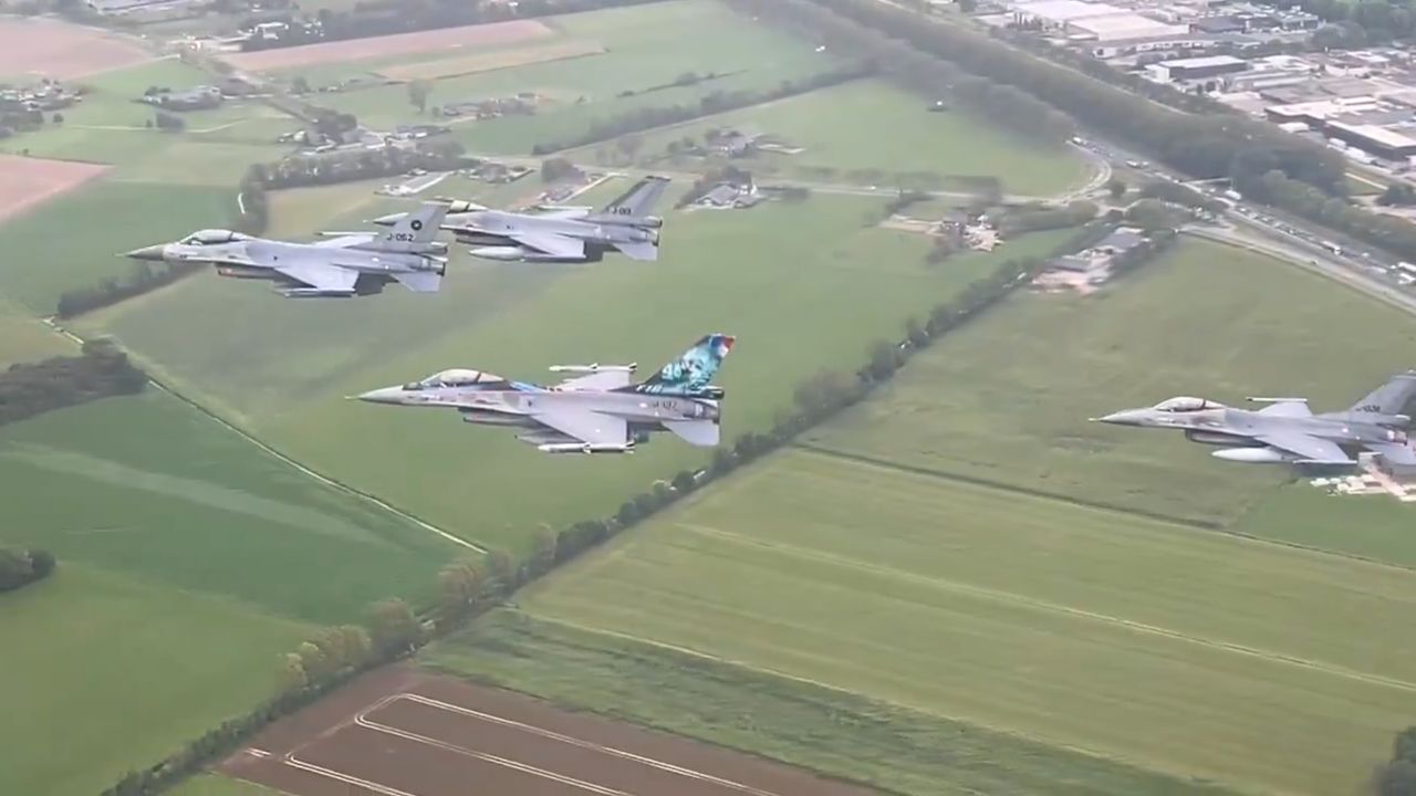 Farewell flight of Dutch F-16s as they head to Ukraine