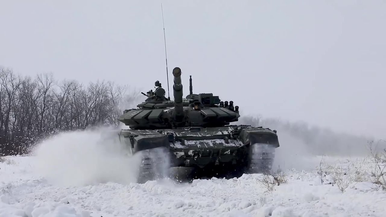 Rosyjskie czołgi kontra błoto. Ukrainę może uratować odwilż?