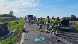 Tarnogród: Śmigłowiec LPR lądował na DW-863. Cztery osoby ranne po zderzeniu czołowym dwóch osobówek