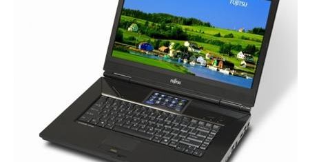 Chłodzony wodą laptop z dwoma ekranami od Fujitsu