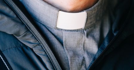 Katecheta molestował ucznia w szkole w Wałbrzychu. Został odesłany do domu księży emerytów...