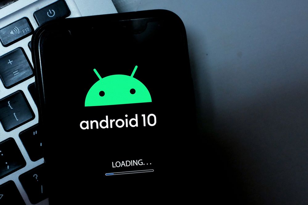 Android 11 i aktualizacje w tle. Google wymusi na producentach podwójne partycjonowanie?