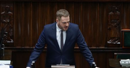 Burza po tekście o mObywatelu. Odpowiadamy ministrowi Cieszyńskiemu